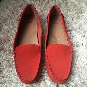 Ugg slip-on shoes 🔥🔥🔥Wednesday special 🔥🔥🔥